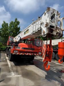 מנוף נייד משומש מדגם Tadano TG1000-E בעל כושר הרמה של 100 טון, מתאים לכל סוגי השטח, משופץ בסין, עם אחריות לשנה. - Product Image 2