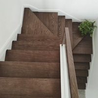 Main courante carrée moderne pour escalier Bande de roulement de nez de taureau personnalisée avec contremarche Ventes directes d'usine pour pièce de garde-corps en verre