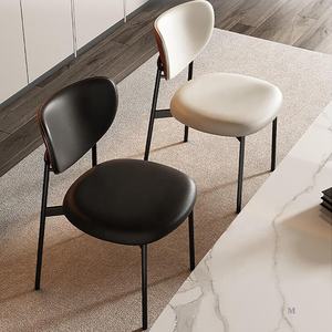 मध्य शताब्दी की आधुनिक डाइनिंग टेबल और 4 कुर्सियों ने मूंगफली के बेंटवुड के साथ भोजन कक्ष की कुर्सी रखी - Product Image 1