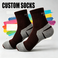 Chaussettes de sport athlétiques marron personnalisées avec logo, 100 % nylon respirant, compression, séchage rapide, talon et bout contrastants, coussinées