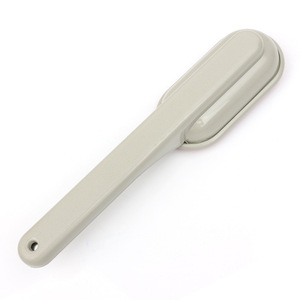 <b>Clothes</b> Lint Remover Brush Plastic Reusable For Clothing Care - Product Image 1
