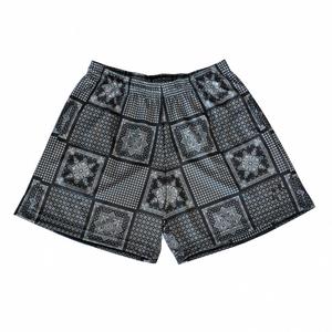 Pantalones Cortos Deportivos Casuales de Poliéster Ecológicos con Bolsillos Laterales de 5 Pulgadas, Estampado Personalizado por Transferencia Térmica con Diseño de Caleidoscopio, MOQ Bajo - Product Image 3