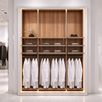 Aménagement intérieur de magasin de vêtements : Vitrine en bois, comptoir en marbre, rail de suspension, CE ETL, vente en gros pour boutiques
