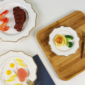 Assiettes en céramique de luxe en porcelaine fine à bord doré, motif tournesol, pour décoration de mariage, vente en gros - Product Image 3