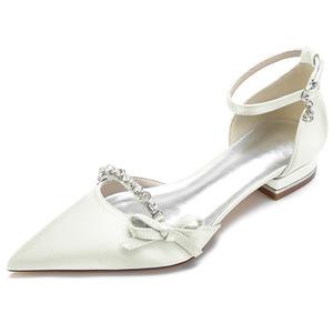 Sandales à talon moyen pour femme, en satin, à bout pointu, avec bride de cheville, décorées de strass en cristal et d'un nœud, semelle extérieure en caoutchouc, légères et confortables, OEM ODM - Product Image 2