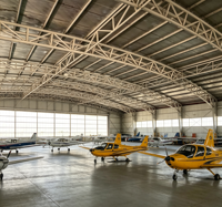 Hangar préfabriqué en structure acier industrielle, design moderne, respectueux de l'environnement, pour atelier, garage, entrepôt, hangar