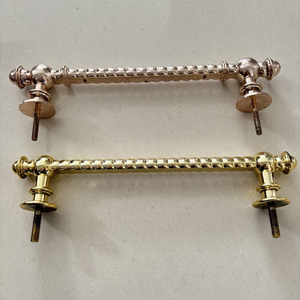 H9012f Asas de plástico estilo europeo para ataúdes, de proveedor de artículos funerarios, asas de ataúd de cobre con tubo retorcido, en venta - Product Image 2