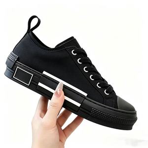 Baskets blanches et noires en PU à lacets avec semelle extérieure en caoutchouc, bout rond, chaussures décontractées pour toutes les saisons - Product Image 4