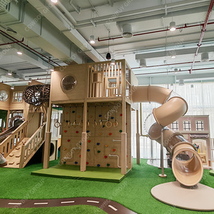 Aire de jeux intérieure Play Cafe, structure de jeu intégrée personnalisée pour un espace combiné de restauration et de divertissement pour enfants - Product Image 6
