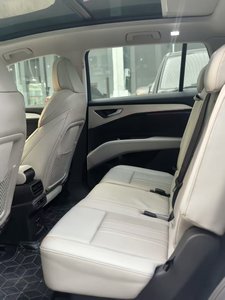 Auto Usata 2023 Au-di <span class=keywords><strong>Q5</strong></span> <span class=keywords><strong>SUV</strong></span> 4770mm con Cambio DCT a 7 Velocità e Touchscreen da 10,1 Pollici - Product Image 3