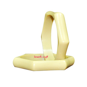 กำไลข้อมือเรซิ่นสีกากีแบบเรียบ ไซส์ใหญ่ - Product Image 1