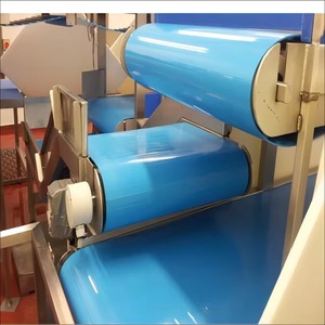Hygiënisch Gespleten Zijwand Rok Helling Transportband Food Grade Voor Plantaardige Reiniging