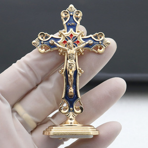 Crucifix catholique jésus Statue <span class=keywords><strong>croix</strong></span> pour décor à la maison décorations d'église cadeaux chrétiens artisanat religieux en métal - Product Image 2