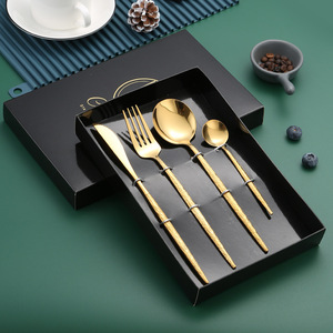 Juego de Cubiertos Portugueses con Diseño de Piedra, Cuchillo, Tenedor y Cuchara de Acero Inoxidable, 4 Piezas, en Caja de Regalo - Product Image 1