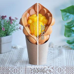 Modelo de Comida Realista de Bolas de Fresa con Salsa de Caramelo Dulce y Textura Esponjosa de Waffle de Burbujas, con Cuchara Ligera para Helado, Accesorios de Exhibición - Product Image 3