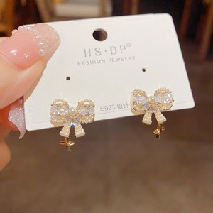 Verano moda alta calidad imitación perla mariposa arco pendientes mujer exquisito nuevo diseño cobre tachuelas regalo perfecto - Product Image 1