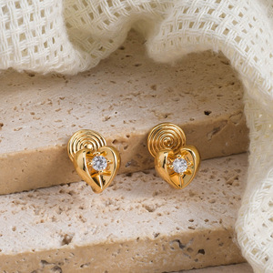 Pendientes de Zirconia en Forma de Corazón, Plata de Ley S925, Chapados en Oro, Hipoalergénicos, Minimalistas, Románticos, Joyería Fina <span class=keywords><strong>para</strong></span> Mujer, Uso Diario - Product Image 5
