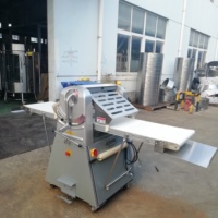 Machine à étaler la pâte à croissant de haute qualité à bon prix pour farine de blé et eau, haute productivité, multi-couches, pour boulangerie
