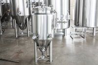 Fermenteur conique de 100 l utilisé pour la brasserie artisanale à domicile