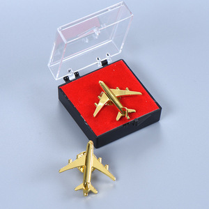 Boeing 737 Épinglette d'avion 380A Broche d'avion en métal 3D Épingles à cravate Badges - Product Image 4