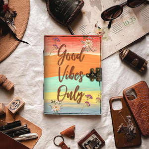 Journal en cuir Good Vibes Only, carnet de notes bohème floral fait main, carnet d'écriture inspirant, journal esthétique, cadeau - Product Image 1