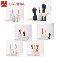 Présentoir Moderne Réglable en Lin et Cuir Écologique Durable Lavinia Bamboo-Jointed pour Vêtements et Bijoux