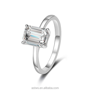 经典925银硅石戒指珠宝3Ct VVS硅石戒指辐射切割珠宝硅石戒指 - Product Image 3