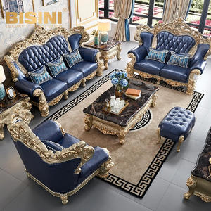 Set di Divani in Legno Intagliato Stile Europeo Reale con Struttura in Quercia Massiccia e Dettagli in Foglia d'Oro per Interni di Stile Palazzo e Resort di Lusso - Product Image 1