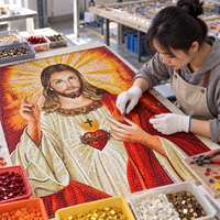 Mosaïque murale en verre fait main du Sacré-Cœur de Jésus pour la décoration murale d'hôtels, villas, spas, ou comme toile de fond d'autel d'église