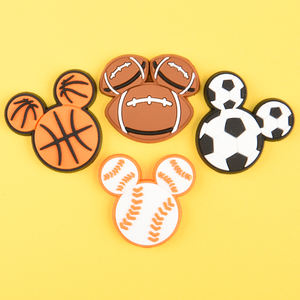 Nouvelle arrivée à la mode en pvc souple sabot breloques <span class=keywords><strong>chaussures</strong></span> accessoires dessin animé chaussure <span class=keywords><strong>de</strong></span> football breloques pour sabots breloque chaussure <span class=keywords><strong>de</strong></span> sport en gros - Product Image 2