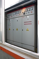 Armoire de distribution industrielle modulaire multi-circuits à basse tension MNS