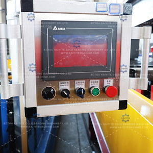 Machine de formage de panneaux de <span class=keywords><strong>toiture</strong></span> à trois couches, ligne de production automatique de panneaux sandwich composites <span class=keywords><strong>pour</strong></span> laine de roche, panneaux muraux et de <span class=keywords><strong>toiture</strong></span> en PU - Product Image 5