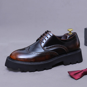 Zapatos Derby de Hombre con Tacón, de Cuero Charol Brillante, con Grabado Inglés, Punta Redonda, Suela Gruesa y Ligera, para Negocios y Bodas - Product Image 1