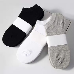 Chaussettes courtes décontractées pour hommes – Chaussettes de sport respirantes en coton doux pour usage quotidien, logo personnalisé, fabricant OEM pour usage quotidien - Product Image 3