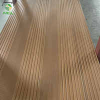 Planches de terrasse composites modernes de première génération en gros, planches de terrasse carrées pour aménagement paysager de jardin, revêtement de sol pour extérieur