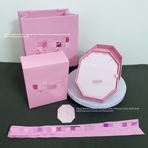 Scatola Ottagonale Rosa Co-Branded in Ferro e Cartone per Collane e <span class=keywords><strong>Orecchini</strong></span> - Product Image 6
