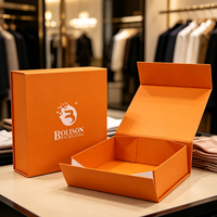 Caja de Regalo de Papel para Ropa, Diseño Plegable Magnético con Lámina Dorada, Laminación Rígida Brillante, Materiales Reciclados Personalizados, Color Naranja