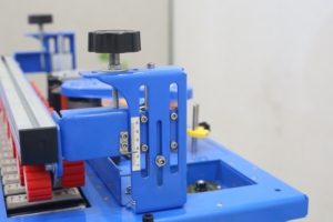 Machine automatique <span class=keywords><strong>de</strong></span> chantournage et <span class=keywords><strong>de</strong></span> réparation <span class=keywords><strong>de</strong></span> bords en PVC pour meubles en <span class=keywords><strong>bois</strong></span>, pour chants droits - Product Image 4