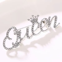Broches personnalisées en gros avec lettres de l'alphabet, broches décorées de strass en forme de couronne, bijoux de mode exquis pour femmes
