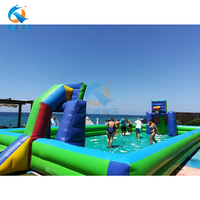 Jouet et structure extérieurs de terrain de football gonflable commercial pour les jeux de sport d'arène de football de savon d'explosion de construction d'équipe