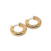 Boucles d'oreilles créoles en acier inoxydable plaqué or 18 carats, bijoux minimalistes en forme de C, clous d'oreilles simples en acier, boucles d'oreilles créoles en acier inoxydable