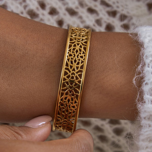 Vintage Style 18K Gold Stainless Steel Lace Openwork <b>Bracelet</b> <b>Flower</b> Pattern Unisex Jewelry Gift Yiwu Origin Part Number - Product Image 3
