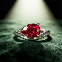 Leverancier van fijne sieraden Klassieke 4-klauw damesverlovingsring Valentijnsdag cadeau Holle ronde corund zirkoon robijn ringen