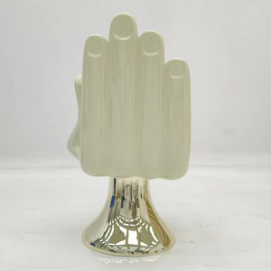 Silla de Diseño Artístico Moderna y Creativa de Fibra de Vidrio con Forma de Mano para Modelos Inmobiliarios de Alta Gama y Patios Interiores de Villas Artísticas - Product Image 5