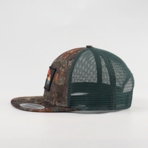 Casquette Trucker en <span class=keywords><strong>Maille</strong></span> Bicolore Camouflage <span class=keywords><strong>Vert</strong></span> à 6 Panneaux à Bord Plat Personnalisée en Gros avec Patch Tissé et Logo Brodé Personnalisé - Product Image 3