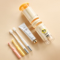 Mignon porte-brosse à dents et gobelet à rince-bouche en plastique détachable 4-en-1 pour toute la famille, idéal pour les voyages en extérieur et l'usage quotidien dans la salle de bain