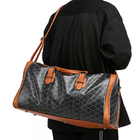 Sac de voyage en cuir PU brodé de luxe personnalisé avec fermeture à glissière Grande capacité pour les voyages de week-end et les séjours d'une nuit - Unisexe