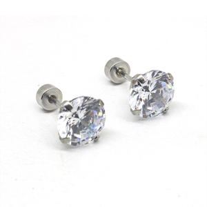 Joyería de moda para <span class=keywords><strong>hombre</strong></span>, anillo de oreja perforado chapado en oro de acero inoxidable con tachuelas de circón de 8mm, <span class=keywords><strong>Piercing</strong></span> para cartílago del trago del labio - Product Image 2