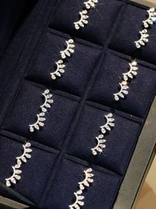 เครื่องประดับแฟชั่นซินฟลาย ทองคำแท้ 18K เพชรธรรมชาติ 0.4 กะรัต ต่างหูแบบขนตา สำหรับสุภาพสตรี - Product Image 5