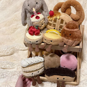 Collection de best-sellers Jelly Catt : Gâteaux, pains à hamburger, macarons, burgers, frites, délicieuses pâtisseries pour le thé de l'après-midi, jouets en peluche - Product Image 6
